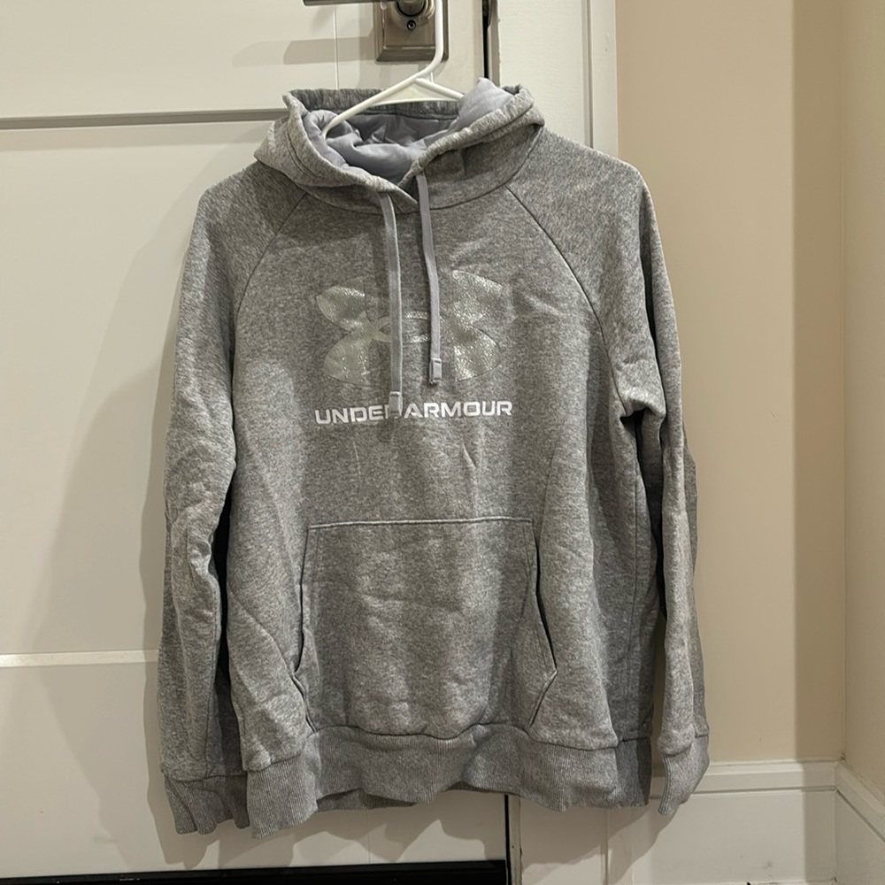 Under armour sweatshirt/ hoodie